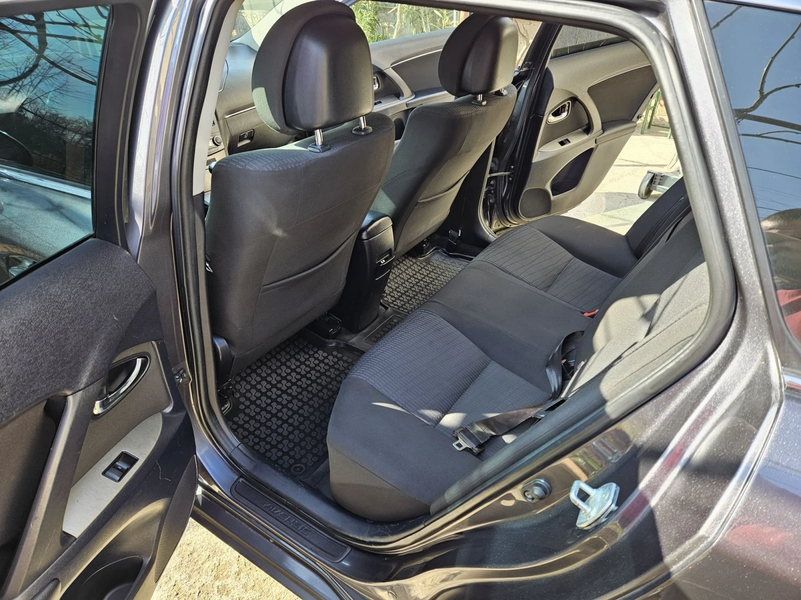 Toyota Avensis T27 , снимка 5 - Автомобили и джипове - 55713123