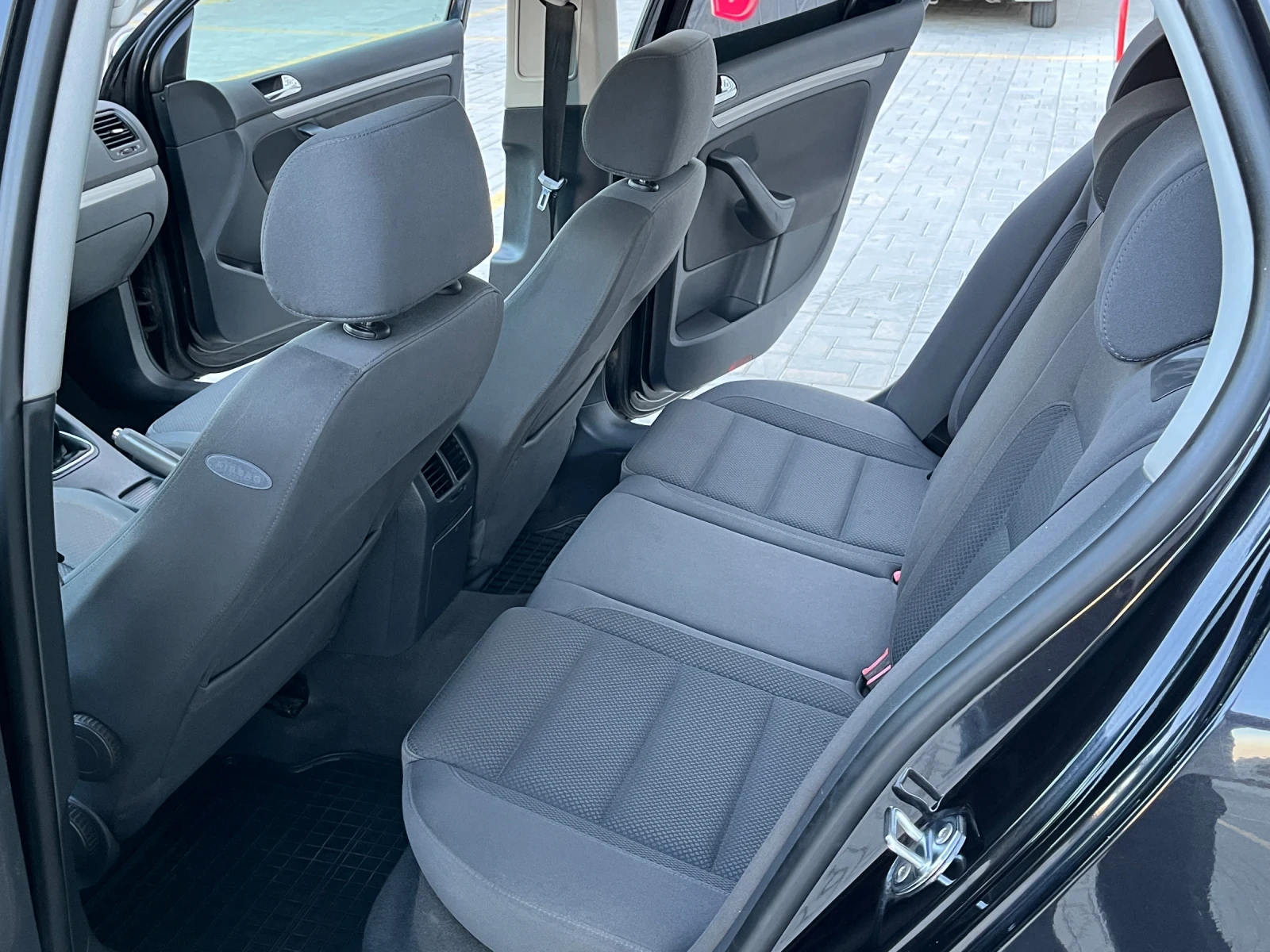 VW Golf 1.9TDI/105/BKC, снимка 13 - Автомобили и джипове - 56184651