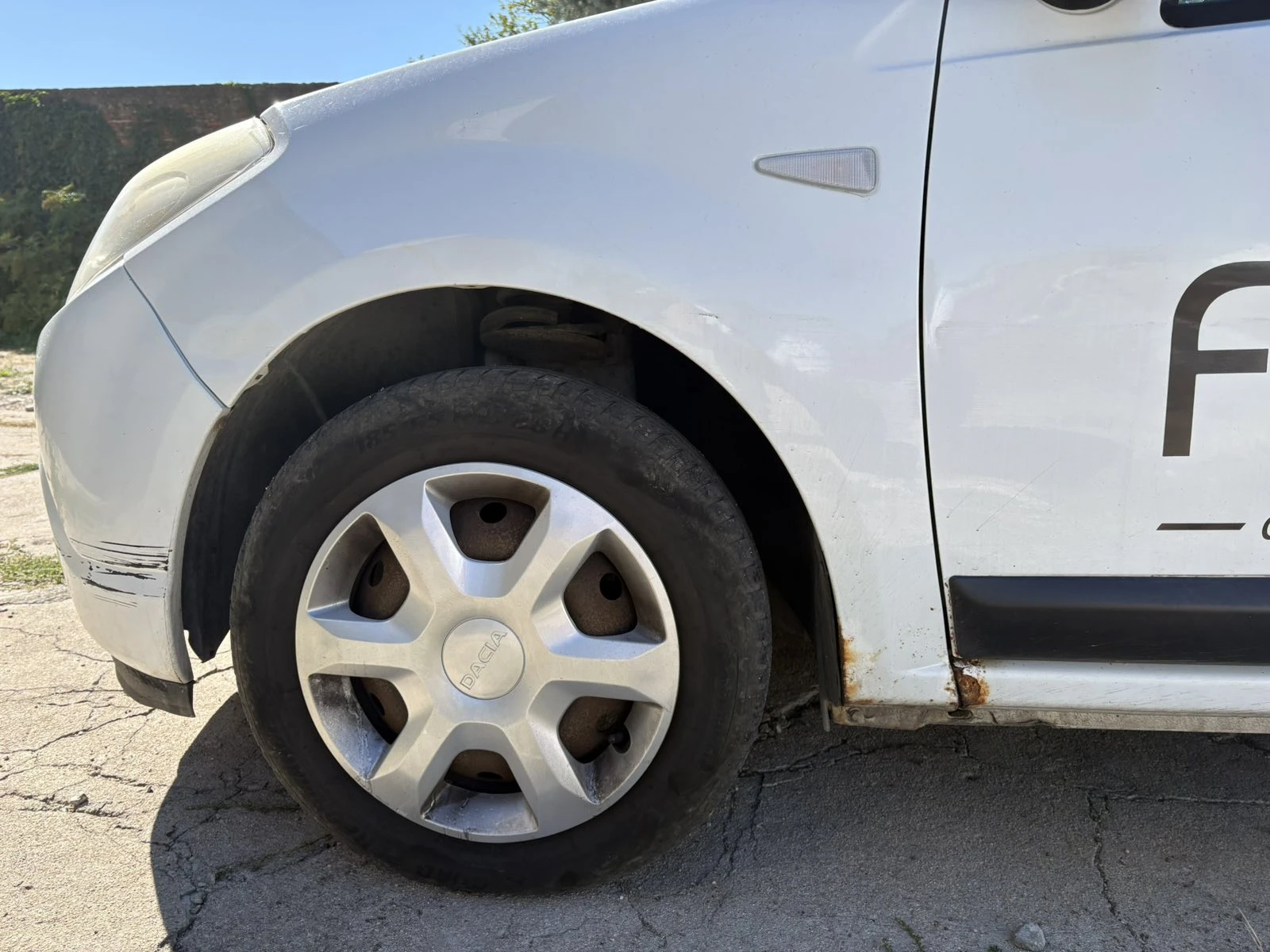 Dacia Sandero, снимка 3 - Автомобили и джипове - 56221183