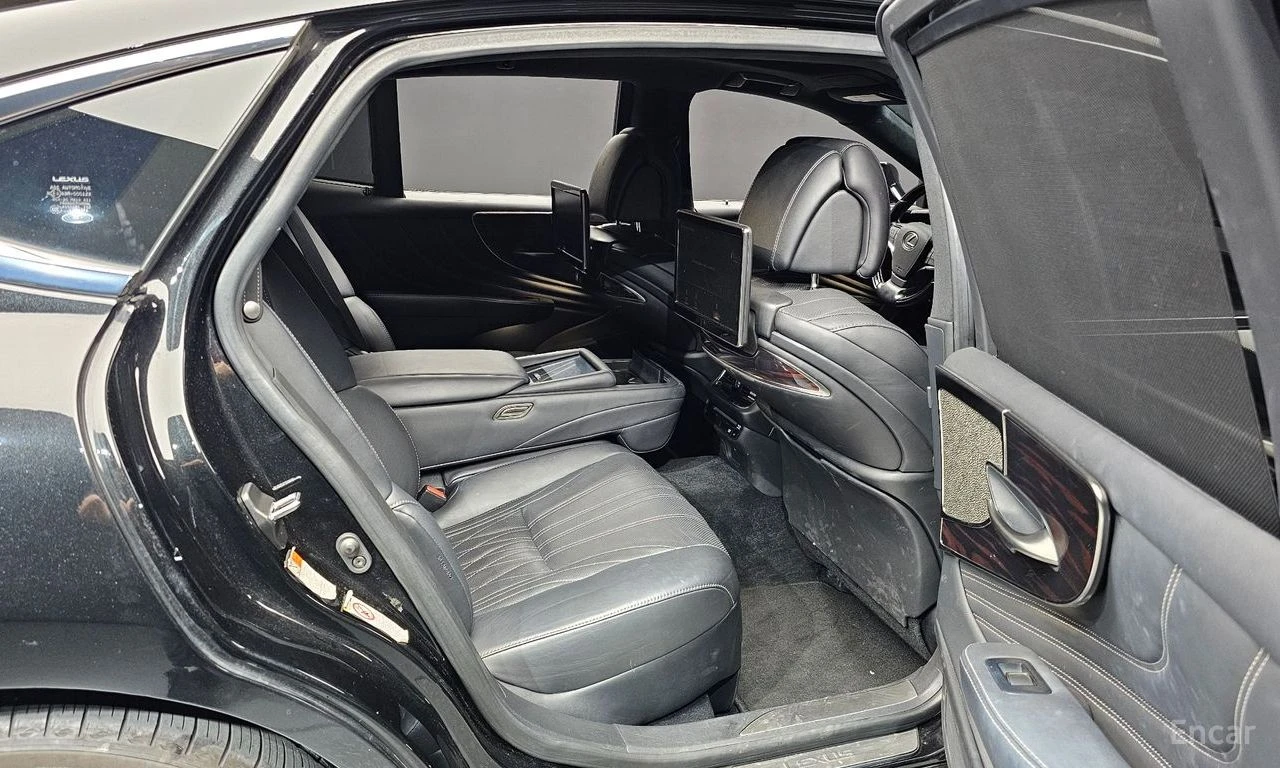 Lexus LS 500 3.5 PLATINUM* МАСАЖ* 360 КАМЕРИ* ОБДУХВАНЕ* КРАЙНА, снимка 12 - Автомобили и джипове - 56523903