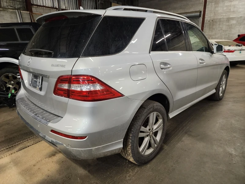 Mercedes-Benz ML 350 Bluetec 4Matic, снимка 5 - Автомобили и джипове - 47887938