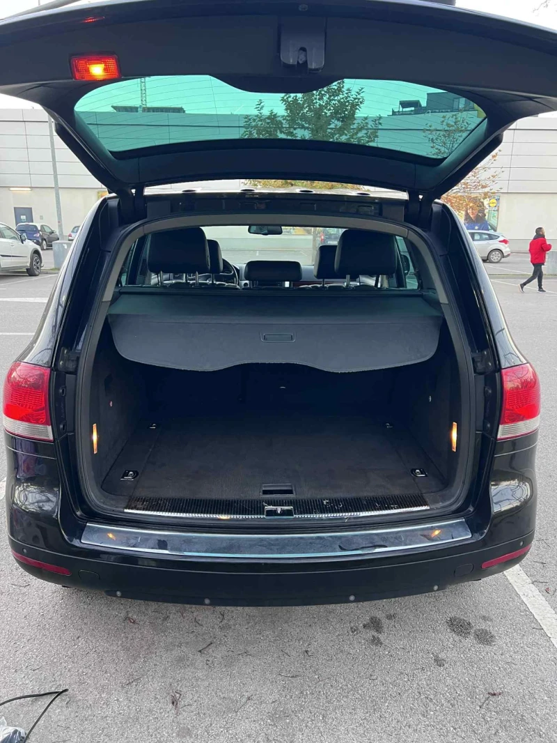 VW Touareg 3.0 diesel, снимка 16 - Автомобили и джипове - 52238372