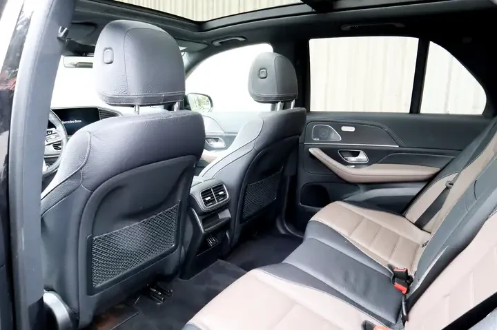 Mercedes-Benz GLE 350 AMG *  Loaded * CARFAX * АВТО КРЕДИТ * , снимка 8 - Автомобили и джипове - 54812430