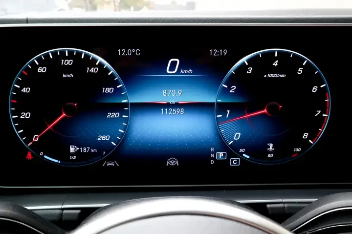 Mercedes-Benz GLE 350 AMG *  Loaded * CARFAX * АВТО КРЕДИТ * , снимка 10 - Автомобили и джипове - 54812430