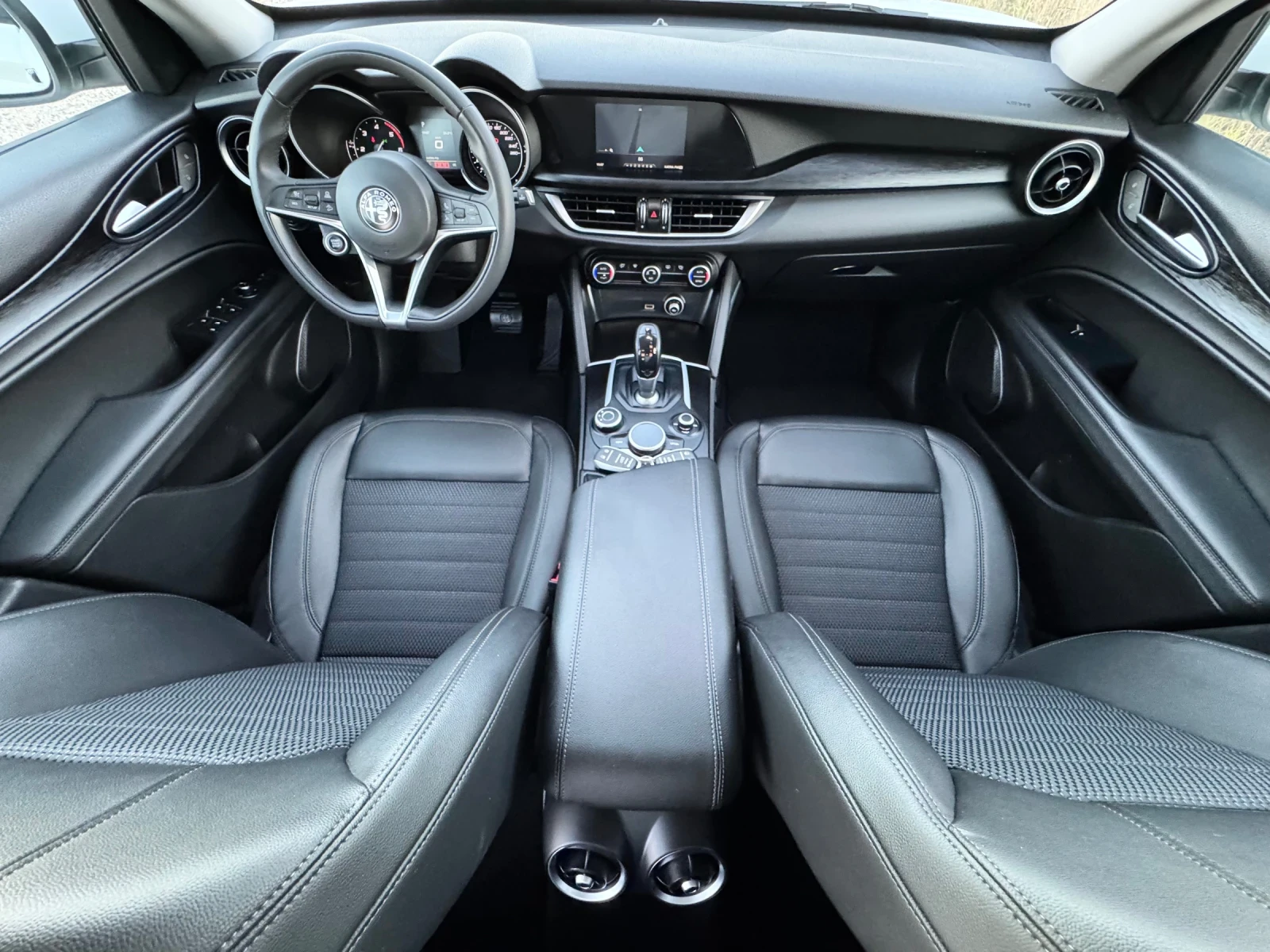Alfa Romeo Stelvio 2.2D / Q4 / FULL / 4X4 / DISTRONIC / KOJA / CAMERA - изображение 8
