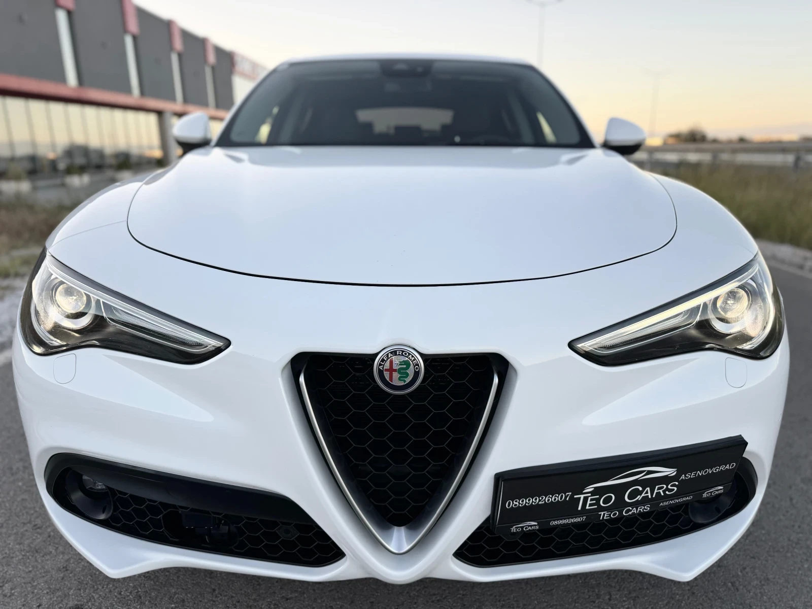 Alfa Romeo Stelvio 2.2D / Q4 / FULL / 4X4 / DISTRONIC / KOJA / CAMERA - изображение 2