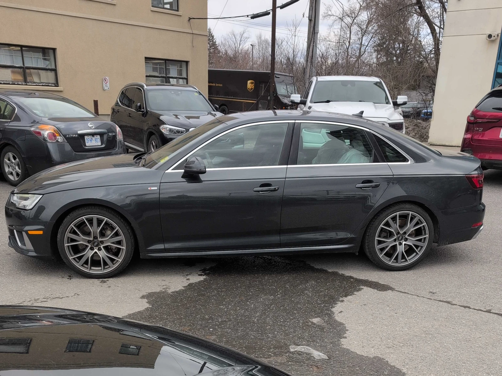 Audi A4 2.0L TFSI QUATTRO S-LINE, снимка 3 - Автомобили и джипове - 52992115