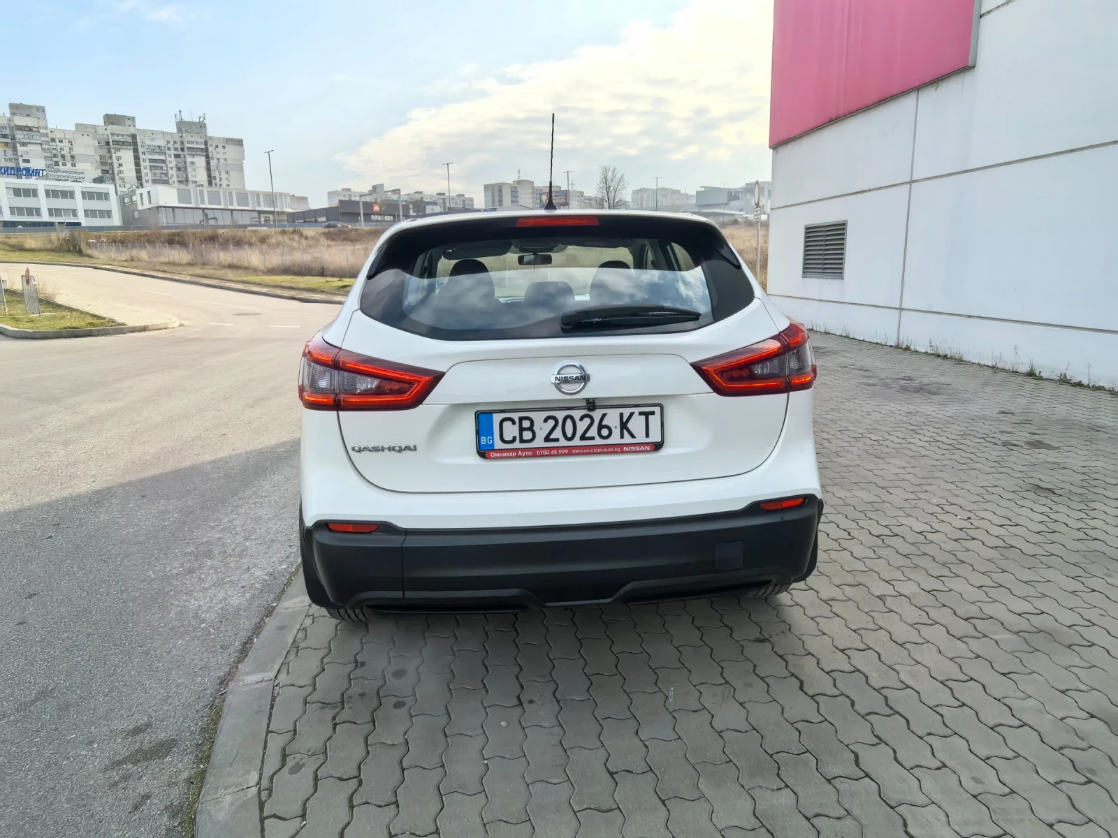 Nissan Qashqai 1.2, снимка 7 - Автомобили и джипове - 53735754