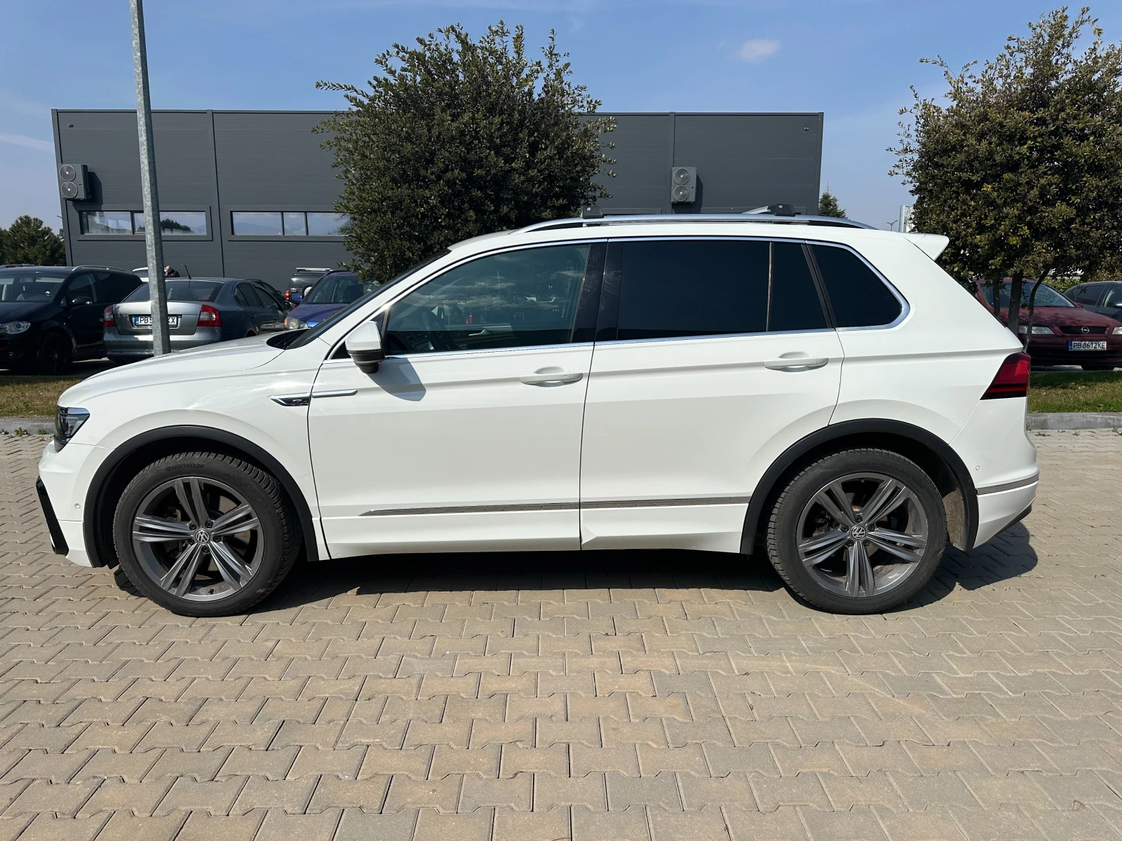 VW Tiguan R-Line 2.0 TSI 4Motion DSG, снимка 4 - Автомобили и джипове - 53923986