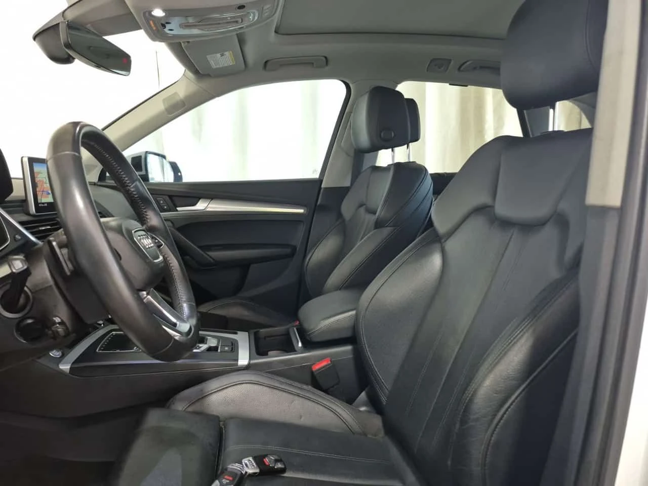 Audi Q5 Technik/CARFAX/ДИСТРОНИК/360 КАМ/ПАНО/2 КЛЮЧА, снимка 7 - Автомобили и джипове - 54373044