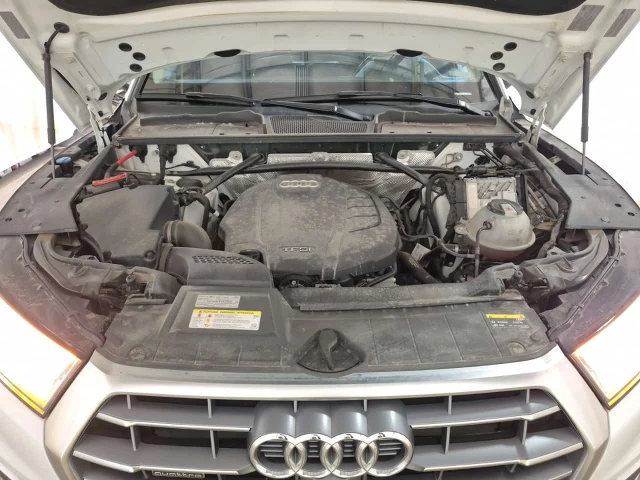 Audi Q5 Technik/CARFAX/ДИСТРОНИК/360 КАМ/ПАНО/2 КЛЮЧА, снимка 16 - Автомобили и джипове - 54373044