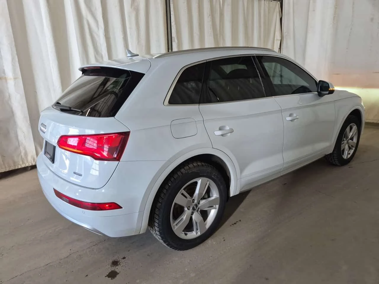 Audi Q5 Technik/CARFAX/ДИСТРОНИК/360 КАМ/ПАНО/2 КЛЮЧА, снимка 4 - Автомобили и джипове - 54373044