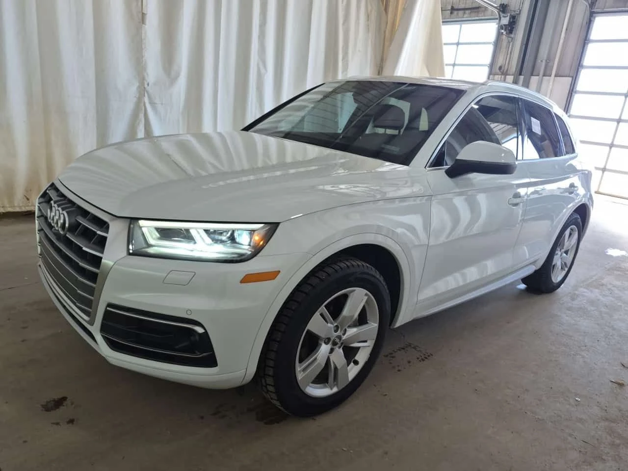 Audi Q5 Technik/CARFAX/ДИСТРОНИК/360 КАМ/ПАНО/2 КЛЮЧА, снимка 2 - Автомобили и джипове - 54373044
