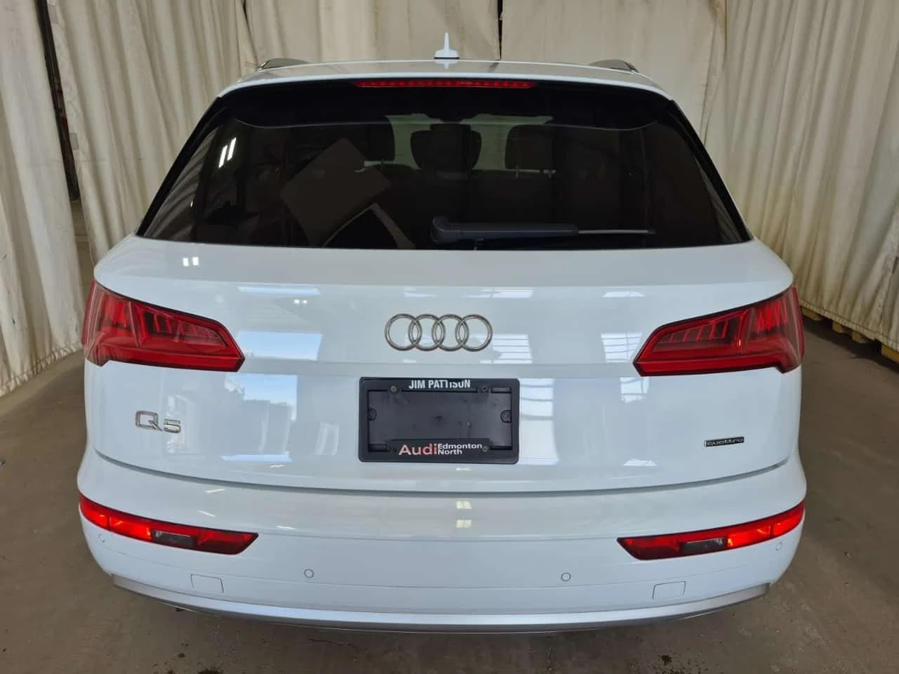Audi Q5 Technik/CARFAX/ДИСТРОНИК/360 КАМ/ПАНО/2 КЛЮЧА, снимка 6 - Автомобили и джипове - 54373044
