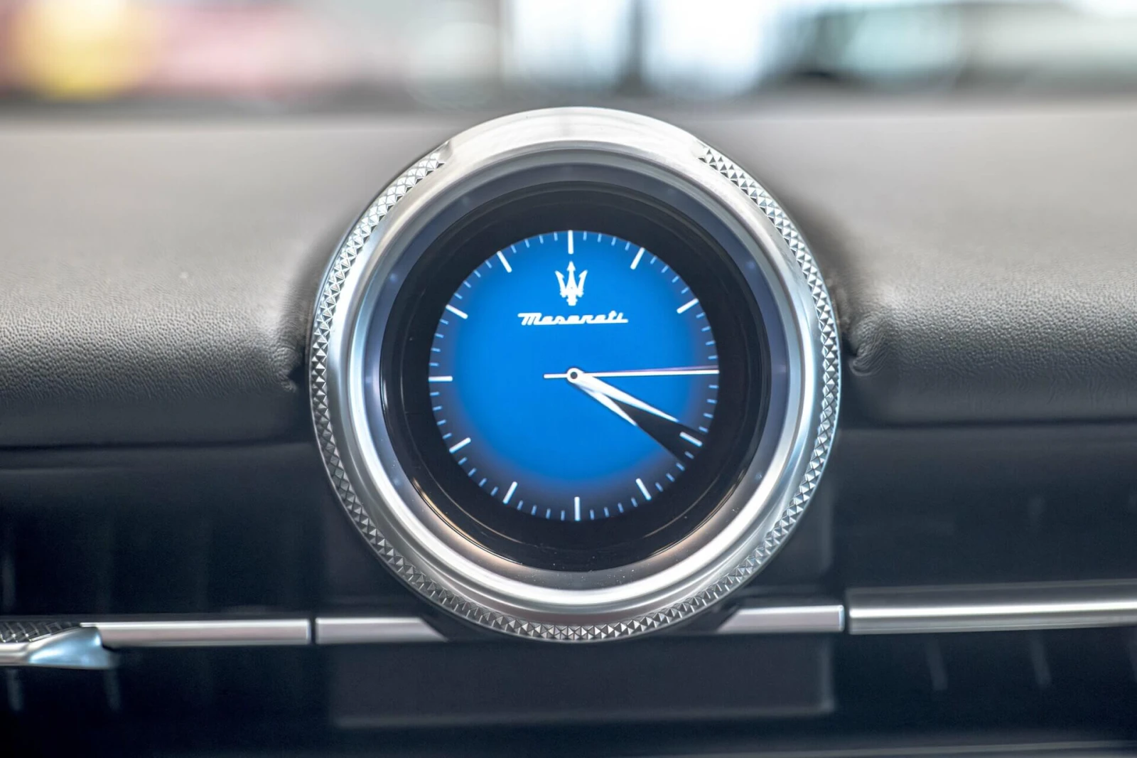Maserati Grecale GT/Sonus Faber/HuD/Камера 360/Ambient/PDC/F1/, снимка 13 - Автомобили и джипове - 54458940