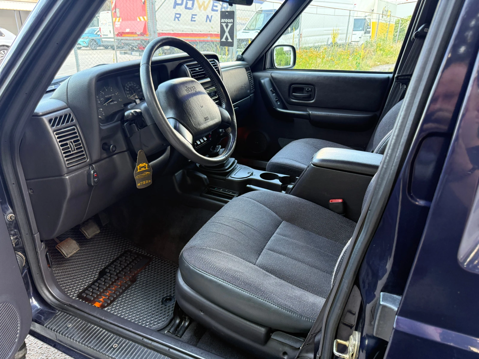 Jeep Cherokee Sport XJ 2.5TDI 4x4, снимка 10 - Автомобили и джипове - 55090238