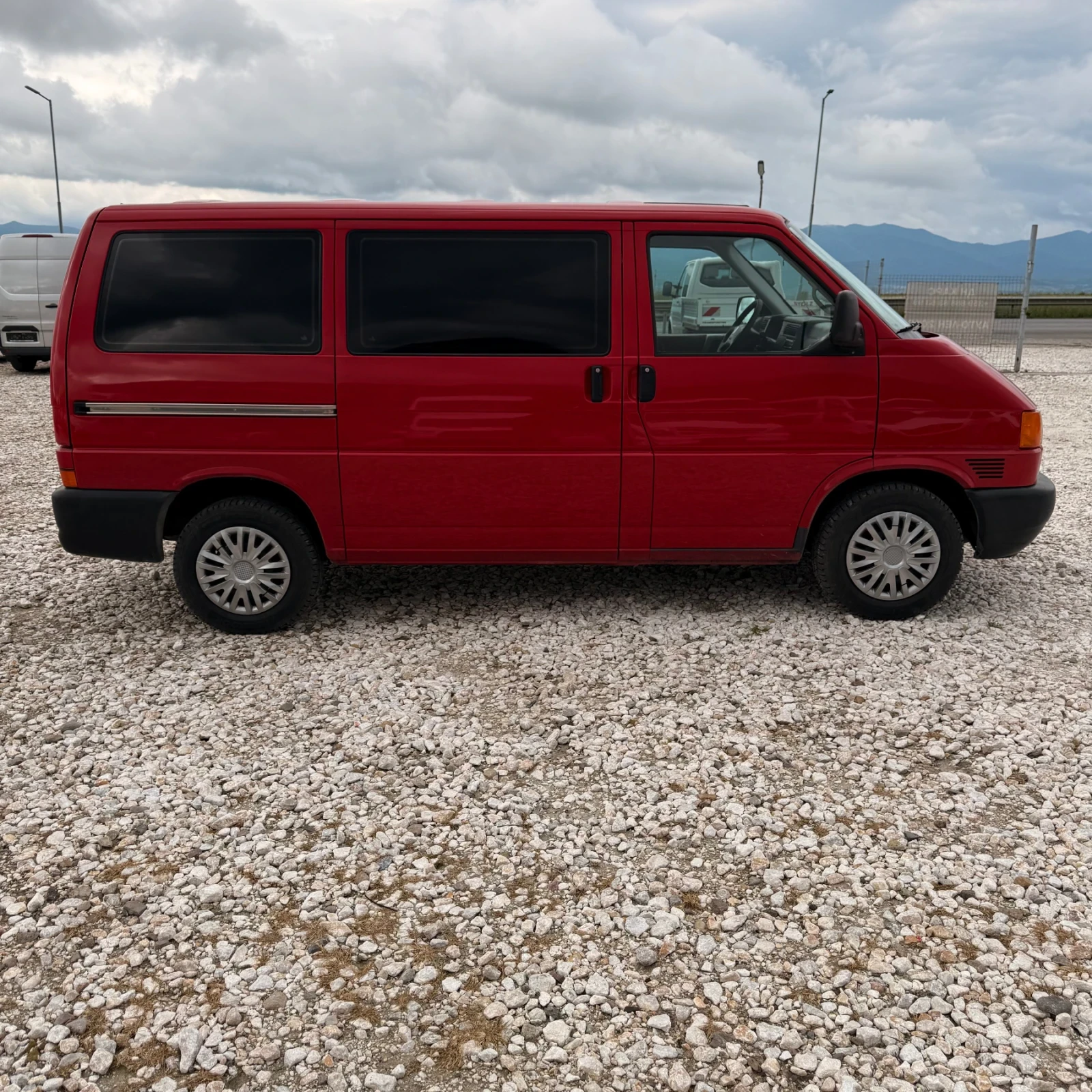 VW T4 2.5TDi 9МЕСТЕН - изображение 6