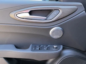 Alfa Romeo Giulia TI 2.2 Diesel 210 hp AT8 Q4, снимка 16