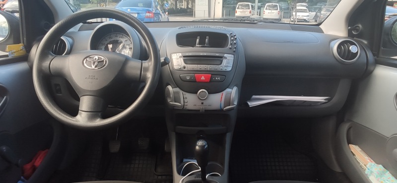Toyota Aygo 1.0, снимка 8 - Автомобили и джипове - 46463021