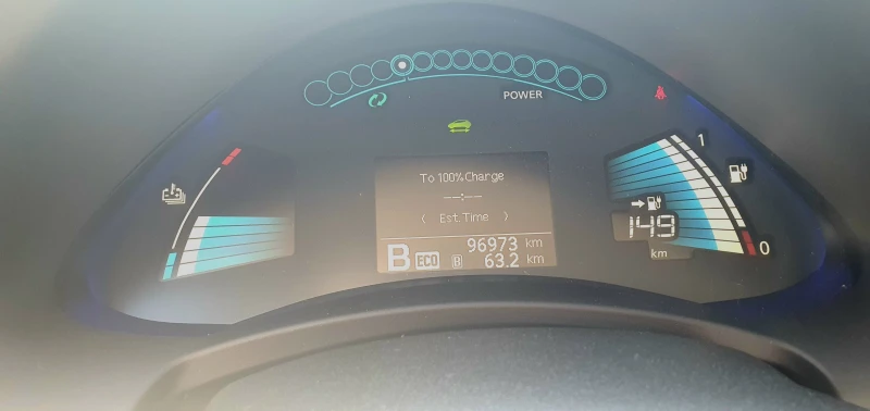 Nissan Leaf  24kWh, снимка 15 - Автомобили и джипове - 47722311