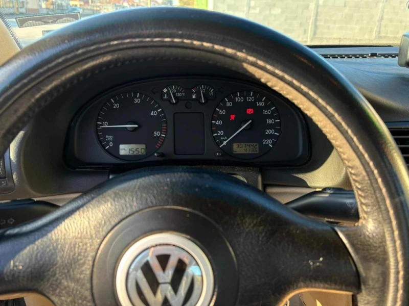 VW Passat 1.9, снимка 11 - Автомобили и джипове - 49203959