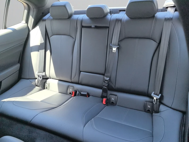 Alfa Romeo Giulia TI 2.2 Diesel 210 hp AT8 Q4, снимка 10 - Автомобили и джипове - 52413254