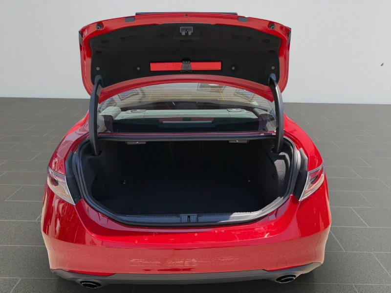 Alfa Romeo Giulia TI 2.2 Diesel 210 hp AT8 Q4, снимка 17 - Автомобили и джипове - 52413254