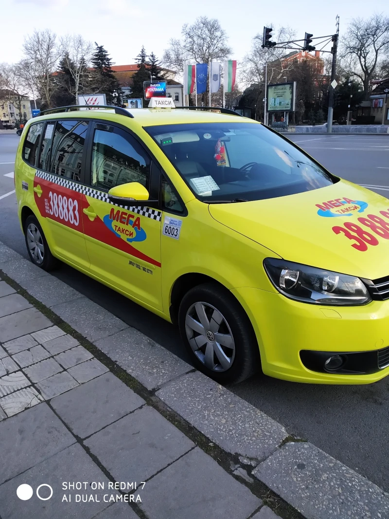 VW Touran TSI, снимка 8 - Автомобили и джипове - 52118207