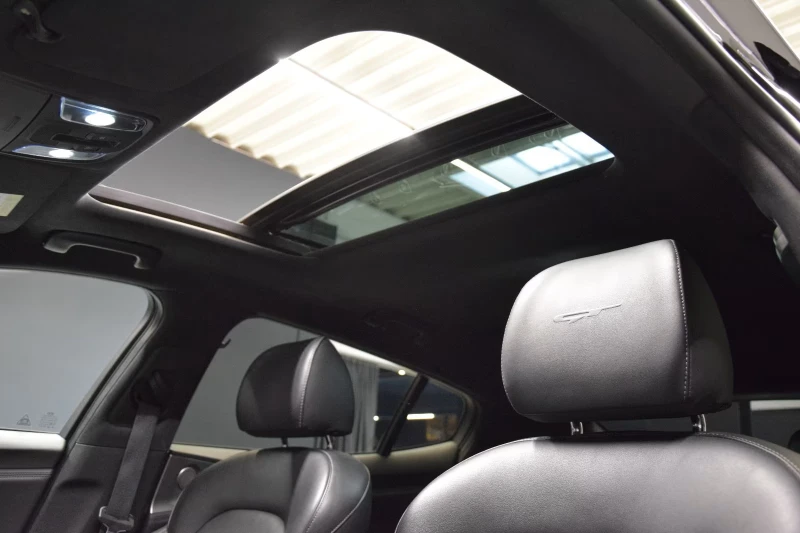 Kia Stinger GT 4WD 3.3, снимка 13 - Автомобили и джипове - 52900243