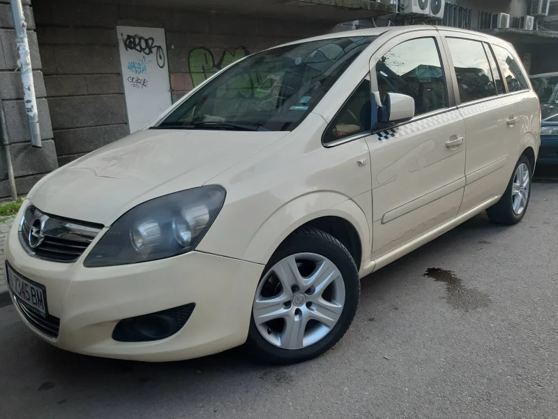 Opel Zafira 1.7, снимка 4 - Автомобили и джипове - 52961362
