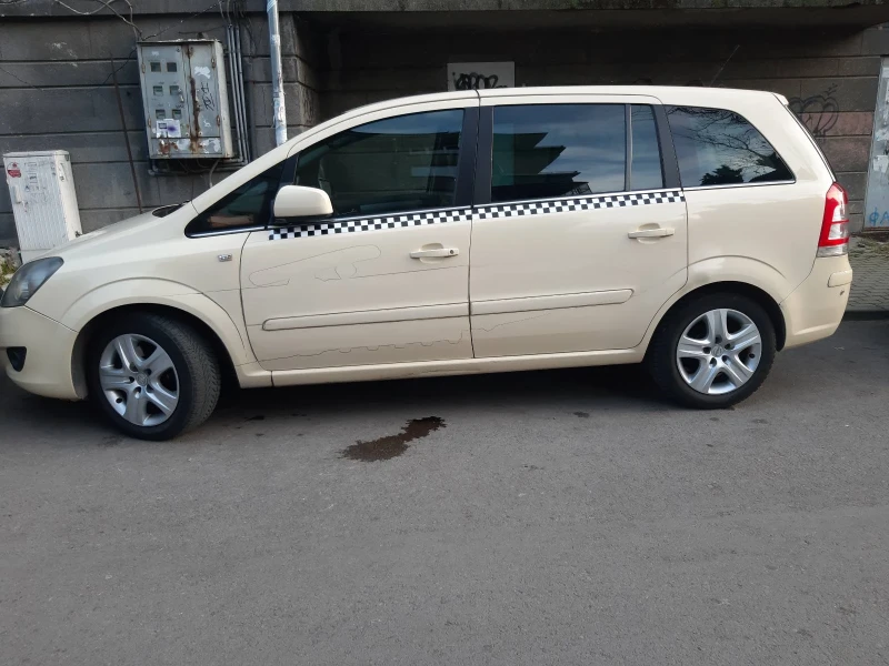 Opel Zafira 1.7, снимка 3 - Автомобили и джипове - 52961362