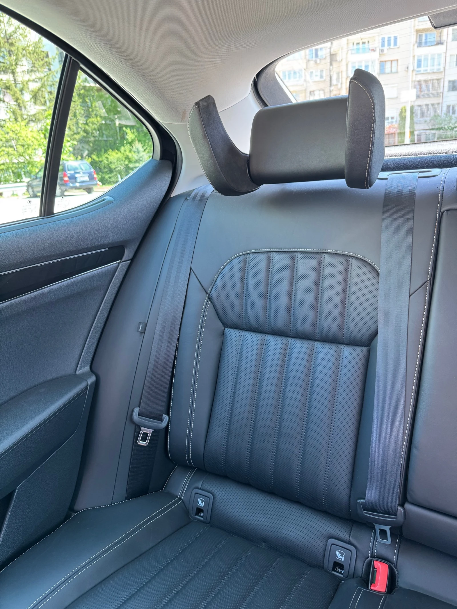 Skoda Superb Laurin & Klement 2.0TSI 190 к.с - изображение 10