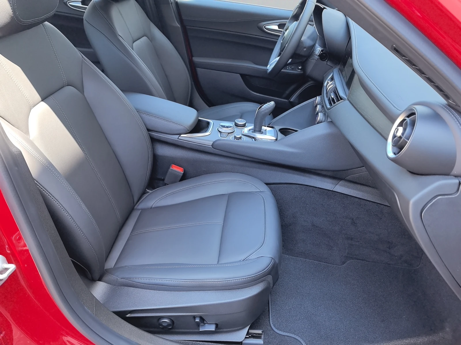 Alfa Romeo Giulia TI 2.2 Diesel 210 hp AT8 Q4 | Mobile.bg   11