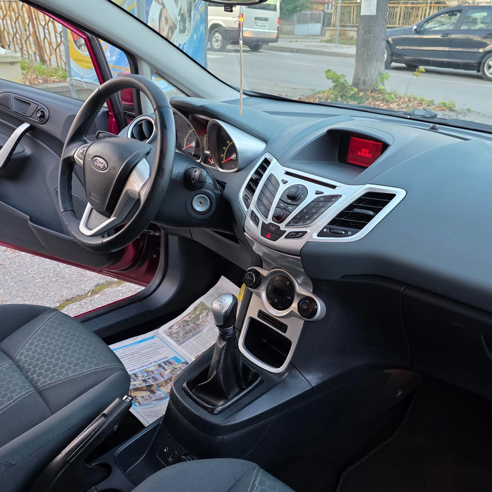 Ford Fiesta 1.2i  | Mobile.bg   8