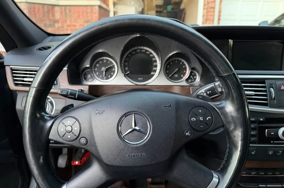 Mercedes-Benz E 500 4MATIC * * ОБДУХВАНЕ * * CARFAX * * АВТО КРЕДИТ *  - изображение 6