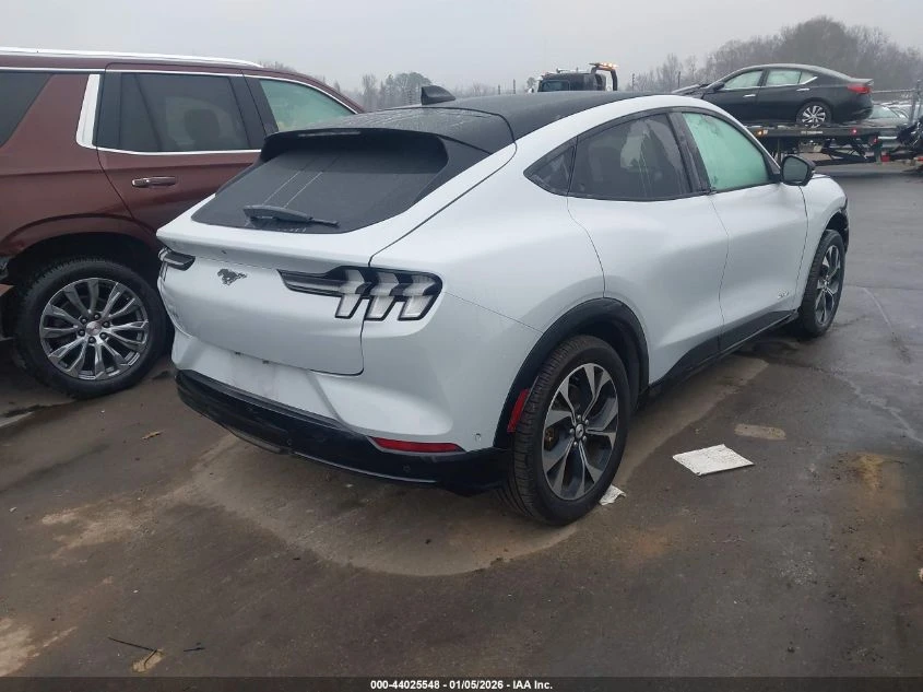 Ford Mustang Mach-E Premium RWD - изображение 4