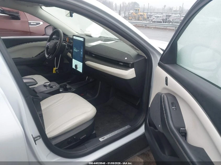 Ford Mustang Mach-E Premium RWD - изображение 5