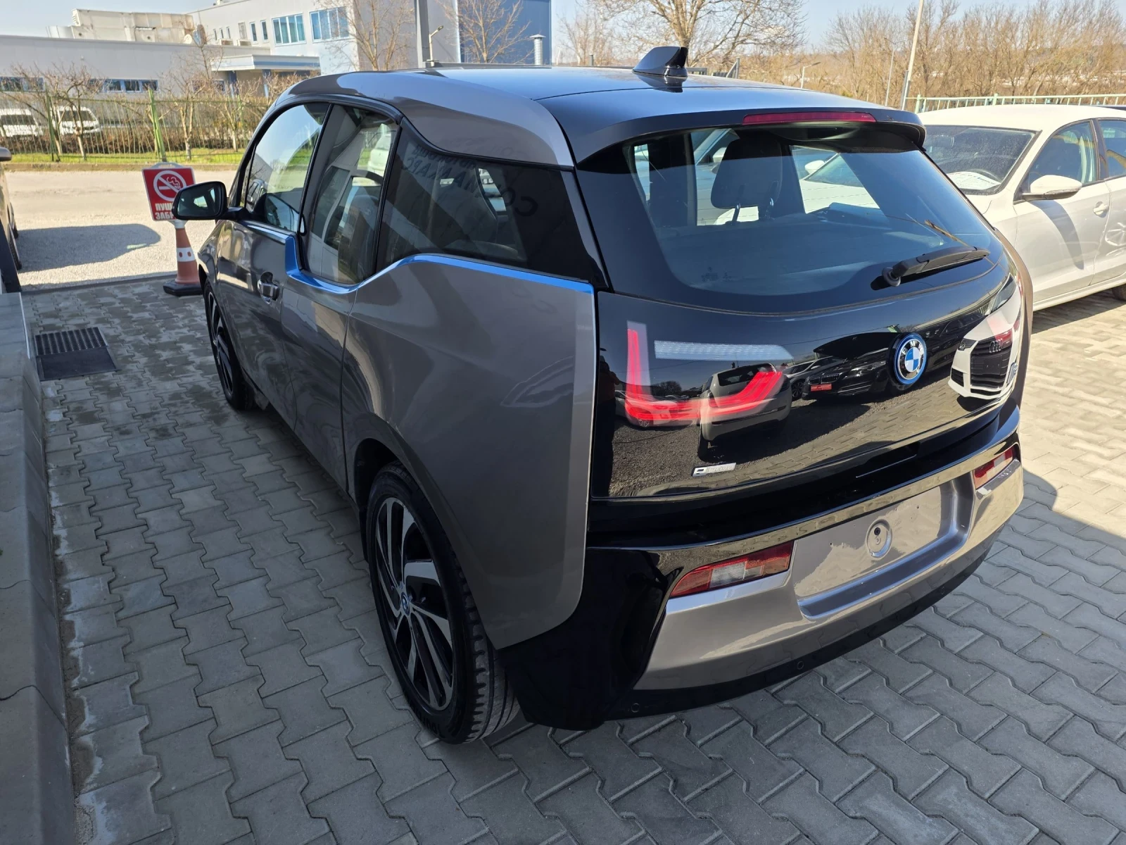 BMW i3, снимка 6 - Автомобили и джипове - 53985101