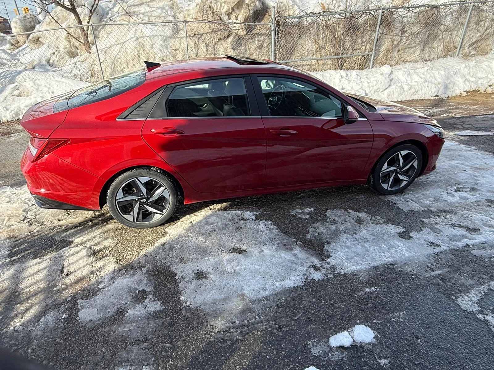 Hyundai Elantra Ultimate Tech * * CARFAX * * АВТО КРЕДИТ * * , снимка 4 - Автомобили и джипове - 54058694