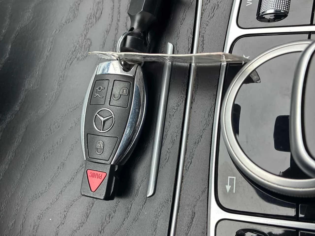 Mercedes-Benz C 300 CARFAX, снимка 16 - Автомобили и джипове - 54084866