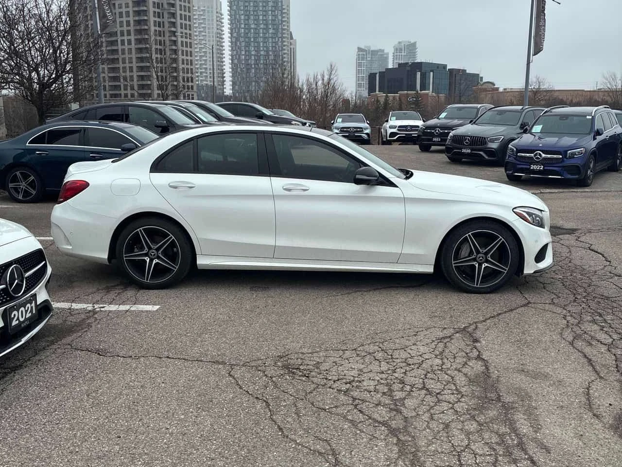 Mercedes-Benz C 300 CARFAX, снимка 3 - Автомобили и джипове - 54084866