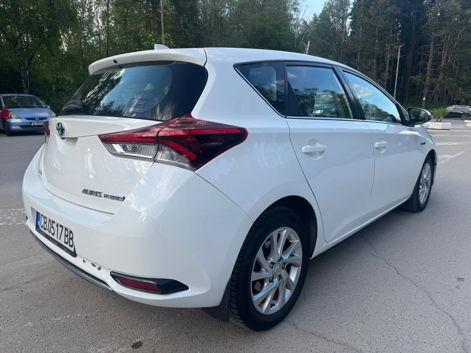 Toyota Auris 1.8 Hybrid, снимка 6 - Автомобили и джипове - 54443954