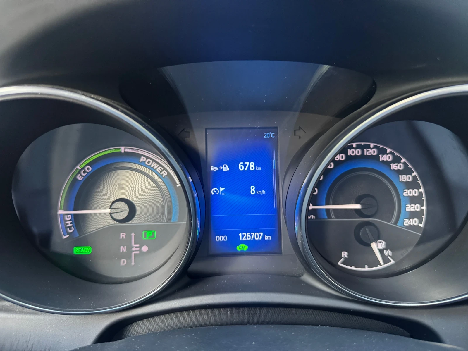 Toyota Auris 1.8 Hybrid, снимка 7 - Автомобили и джипове - 54443954
