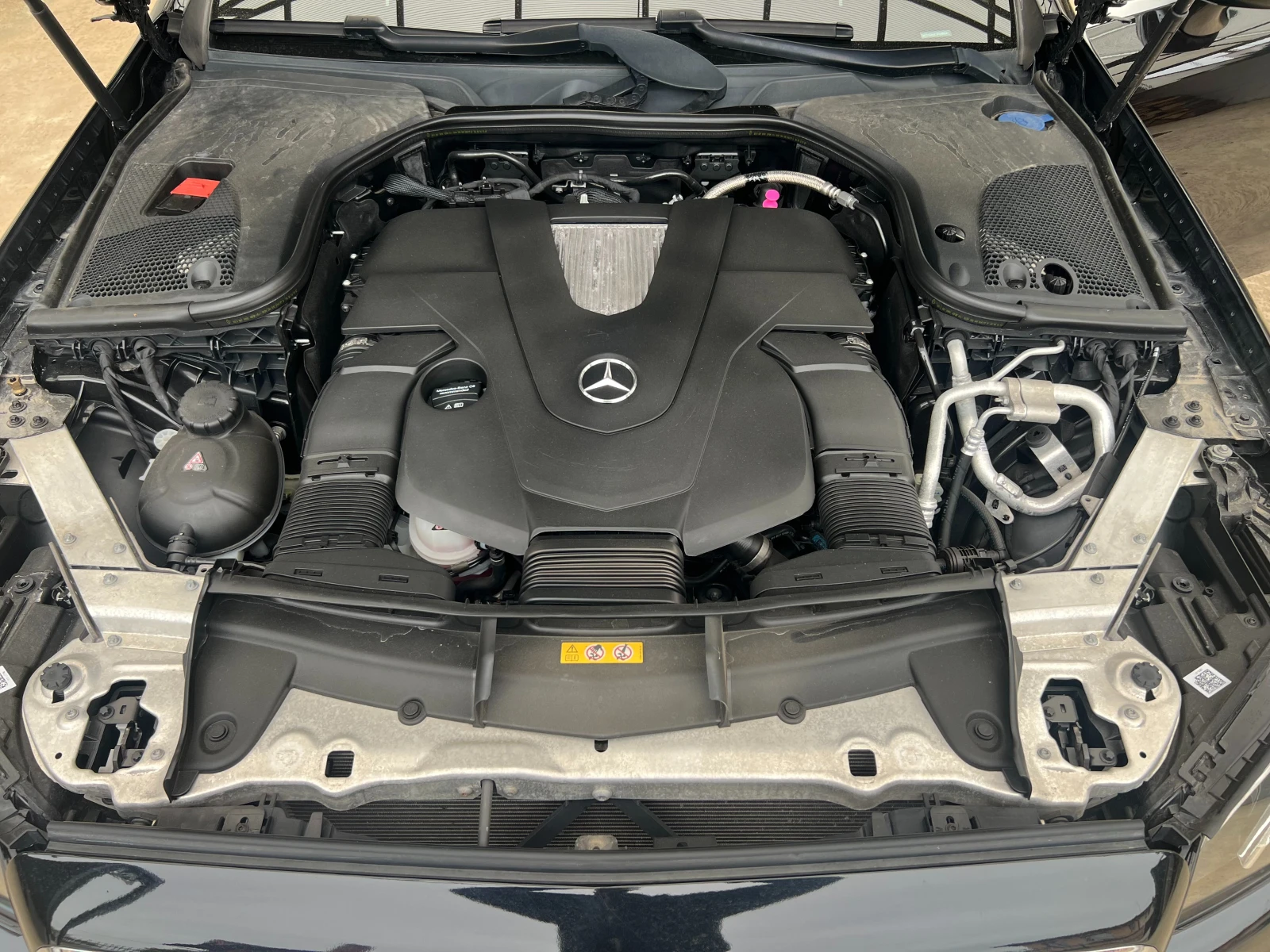 Mercedes-Benz E 400, снимка 8 - Автомобили и джипове - 54466920