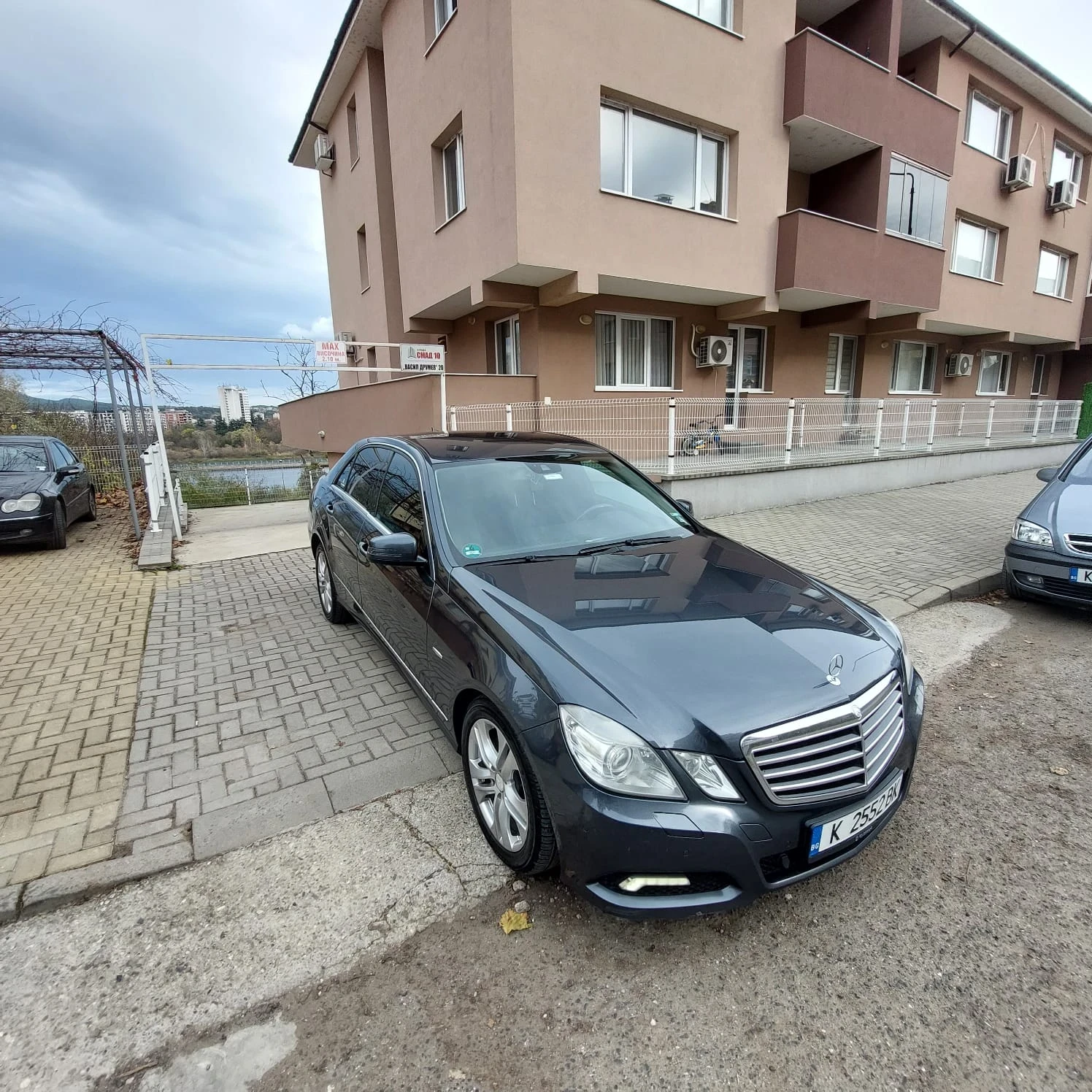 Mercedes-Benz E 350, снимка 2 - Автомобили и джипове - 54577129