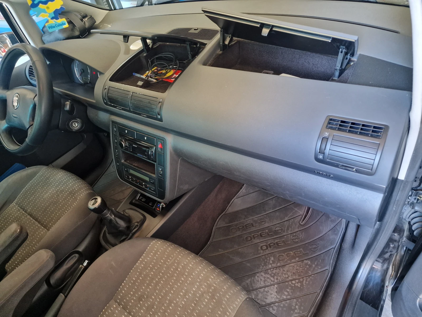 Seat Alhambra, снимка 11 - Автомобили и джипове - 54985664