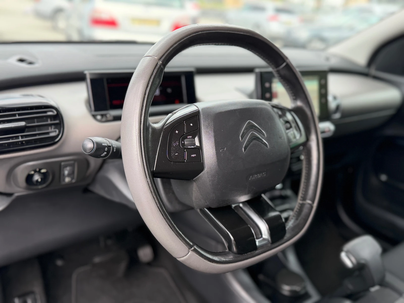 Citroen C4 Cactus * ИТАЛИЯ* АВТОМАТИК* SHINE* 1.6 BLUEHDI* EURO 6* , снимка 13 - Автомобили и джипове - 55123690
