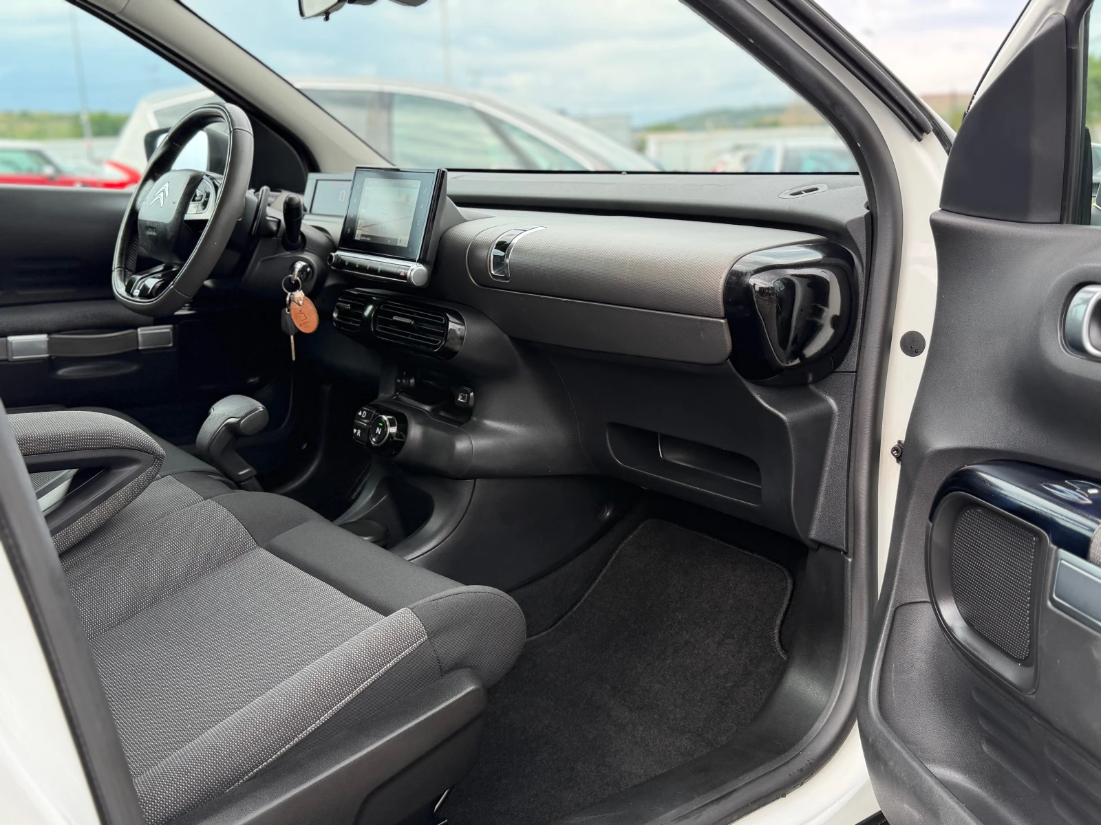 Citroen C4 Cactus * ИТАЛИЯ* АВТОМАТИК* SHINE* 1.6 BLUEHDI* EURO 6* , снимка 9 - Автомобили и джипове - 55123690