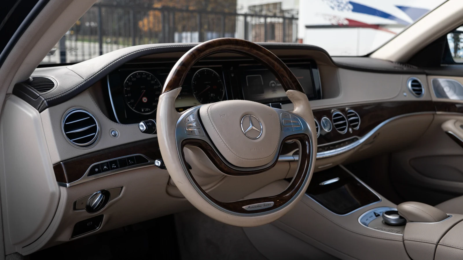 Mercedes-Benz S 500 4MATIC LONG - 3xTV, снимка 4 - Автомобили и джипове - 55450321