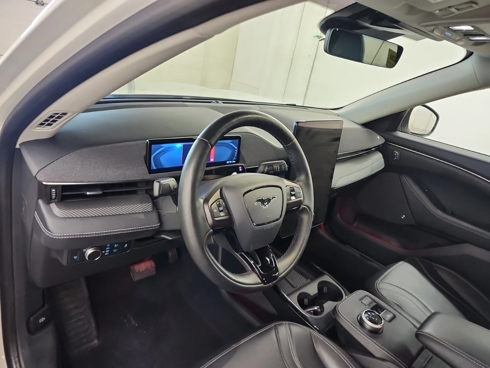Ford Mustang Mach-E * PREMIUM * АВТОКРЕДИТ БЕЗ ПЪРВОНАЧАЛНА ВНОСКА* , снимка 10 - Автомобили и джипове - 55888926
